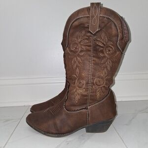 Rampage Brown Embroidered CowGirl Heeled Boots